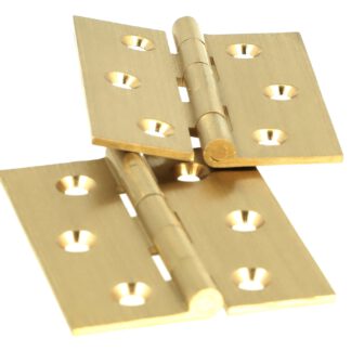 2 stuks hoogwaardige meubelscharnieren van messing, geperforeerd, 60x50x1,8 mm; gepolijst. Meubeltape 15.13.125 van SISO Denemarken