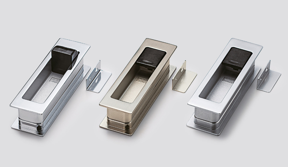 Inlaatgreep van zinklegering met geïntegreerde uitklapbare deurstop, afwerking: vernikkeld, satijn mat, 135 mm (5,4") HH-P135SN. Inlaatgreep HH-P135SN met bumperstop voor schuifdeur, van Sugatsune / LAMP® (Japan) - Afbeelding 3