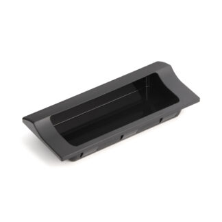 Hoogwaardige rechthoekige handgreepschaal voor snelle klikmontage in een plaatwerkbehuizing van robuust kunststof, oppervlak: zwart, 140 mm (5,6") HH-JW140-BL. Device handle HH-JW140-BL voor metalen kasten, plaatwerk behuizingen, door Sugatsune / LAMP® (J