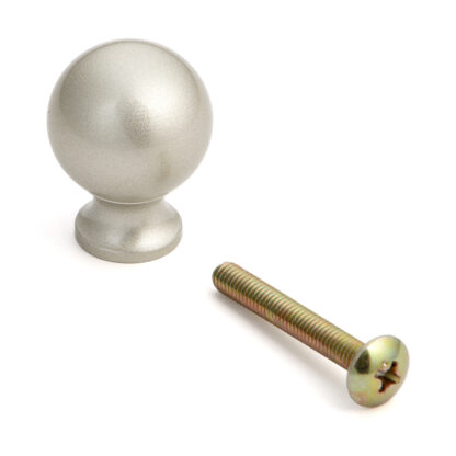 Bolvormige meubelknop handgreep gemaakt van duurzame aluminiumlegering, oppervlak: nikkel, gelakt, 20 mm (0,8") KK-B20SNI. Handgreepknop KK-B20SNI voor lade, meubeldeur, keukenkast, kantoorkast en nog veel meer, van Sugatsune / LAMP® (Japan)