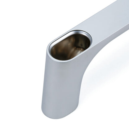 Hoogwaardige massieve zinklegering (ZDC) handgreep, verchroomd, satijn mat met lichtblauwe afdekkappen, 125 mm (5") KMH-100-BU. Machinehandgreep KMH-100-BU voor industriële kast, productie-installatie, machinebouw, door Sugatsune / LAMP® (Japan) - Afbeelding 6