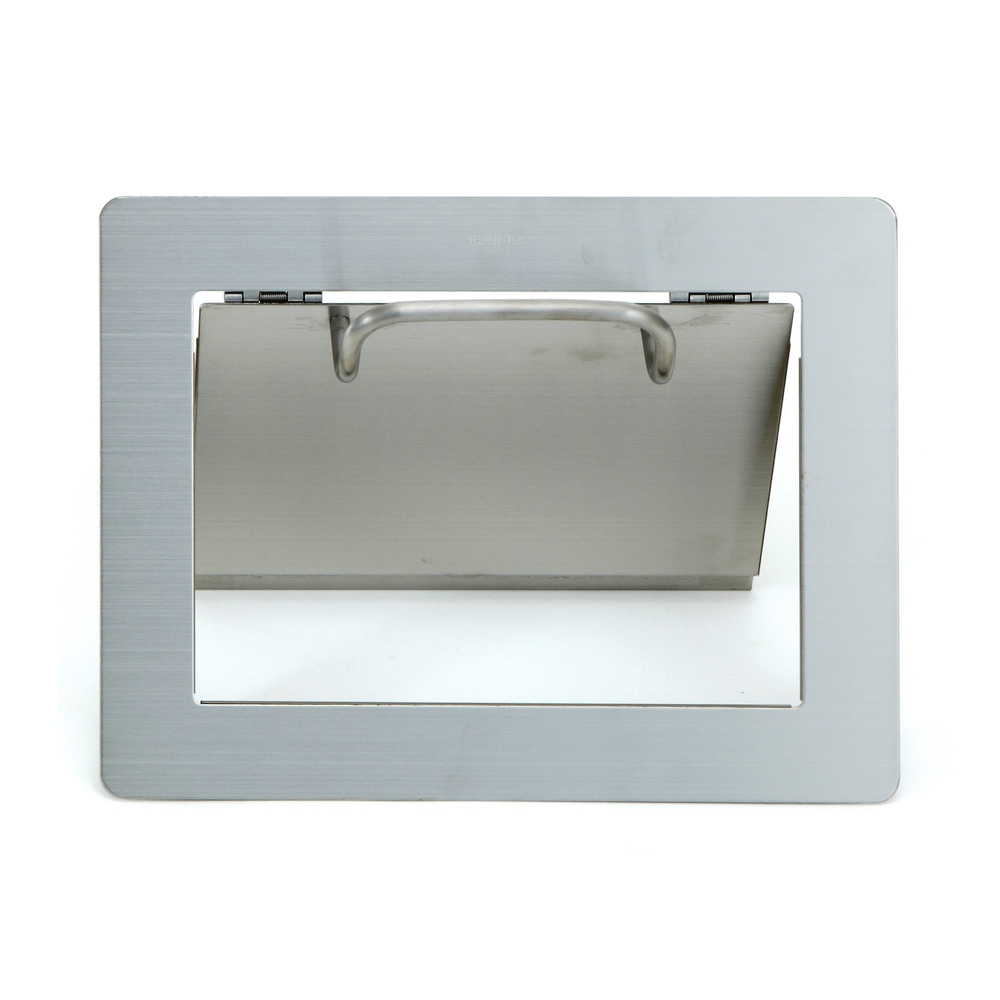 Hoogwaardige rechthoekige afvoerklep met handgreep, voor verticale montage, gemaakt van roestvrij staal, afwerking: mat satijn, 234 mm (9,3"), AZ-HD230-HL. Roestvrijstalen afvalluik, voor gastronomie en nog veel meer, van Sugatsune / LAMP® (Japan)