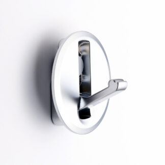 Hoogwaardige ronde inklapbare haak met veer voor inbouw, oppervlak: verchroomd, mat satijn, 52 mm (2,1"), NF-R52-SCR. Ronde vouwhaak met automatische sluiting, voor tinyhouse, camper, caravan, jacht, trein, bus en nog veel meer, van Sugatsune / LAMP® (Japan)