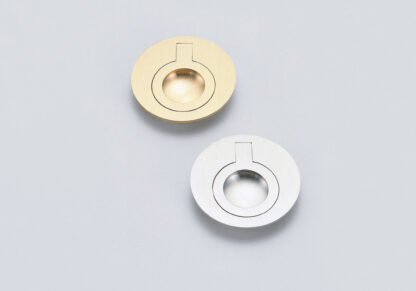 Ronde vouwgreep van messing, afwerking: satijn mat, 51,2 mm (2,1") 580-SB. Ringgreep 580-SB voor camper, boot, inspectieluik, inspectiedeur, door Sugatsune / LAMP® (Japan) - Afbeelding 2